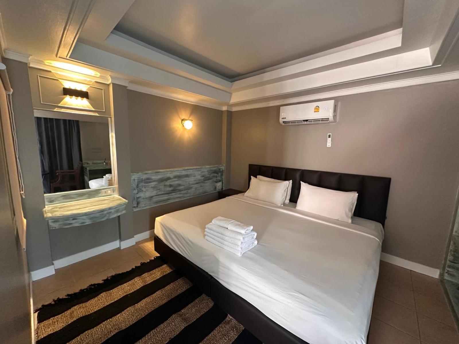 The Taksim Patong Beach Hotel Exterior photo