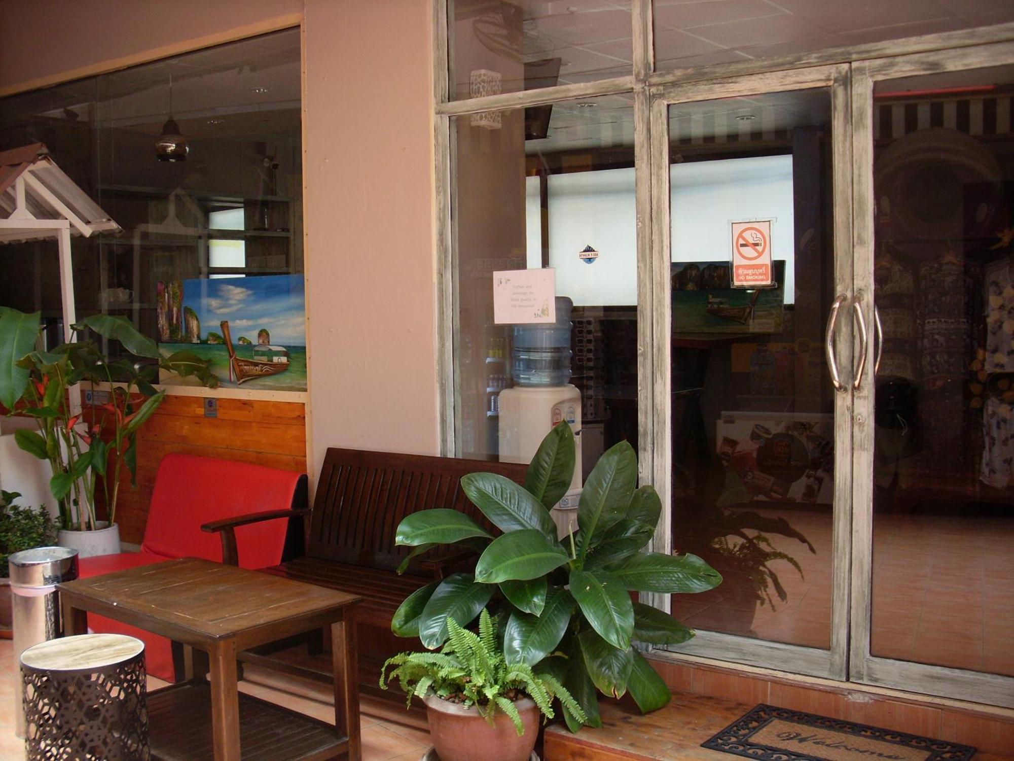 The Taksim Patong Beach Hotel Exterior photo